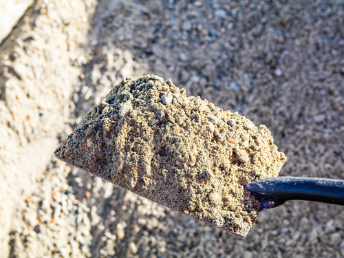 Allied Materials Premium concrete gravel - shovel