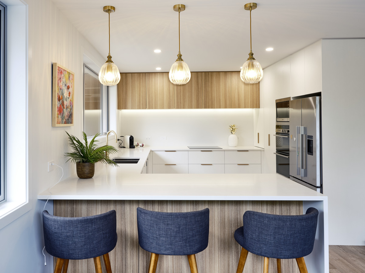 The exceptional design tastes of our return client create a kitchen you'd love to spend time in
