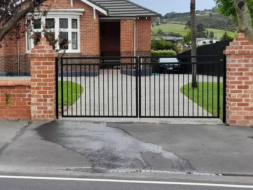 DG2 style gate by Otago Engineering
