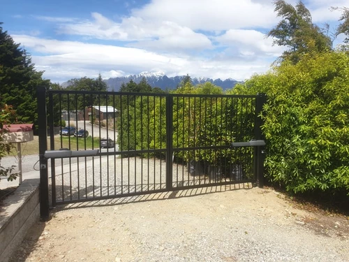 Gates | Otago Engineering | Products | Steel driveway gates, automatic ...