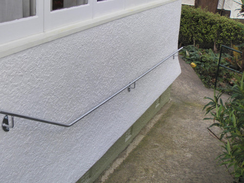 Functional outdoor handrail 