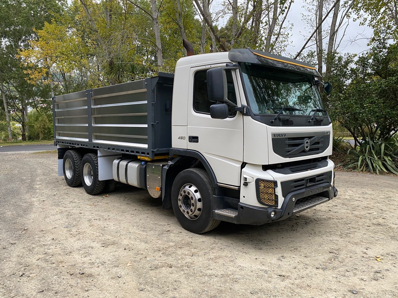 6x4 Volvo Dropside Tipper