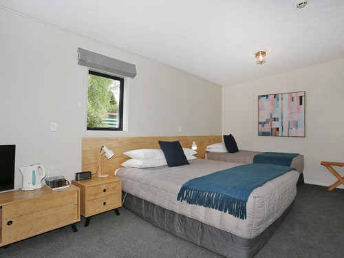 Katherine comes with comes with a king size bed, single bed and ensuite 