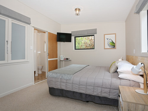 Hamlet is a king room with ensuite - sleeps 2