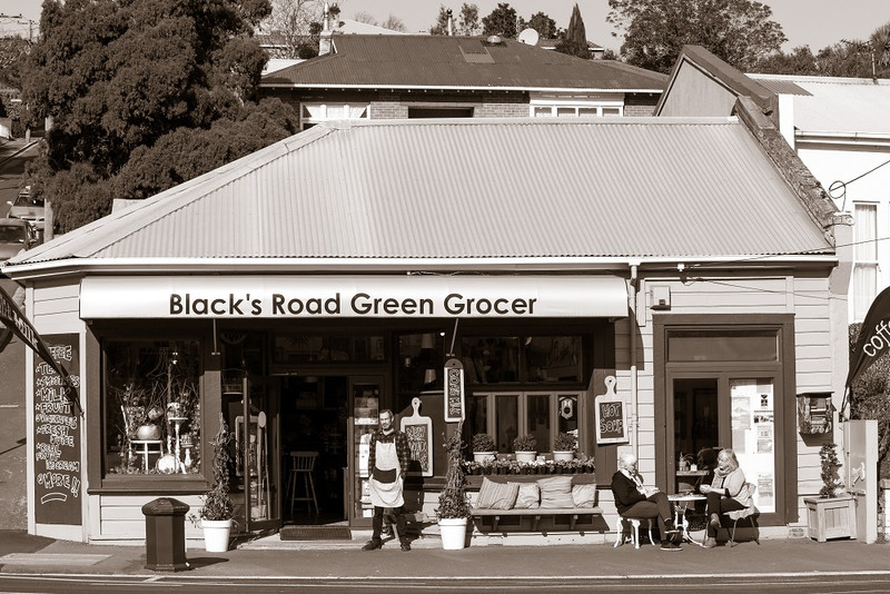 Blacks Road Grocer as it looks today.