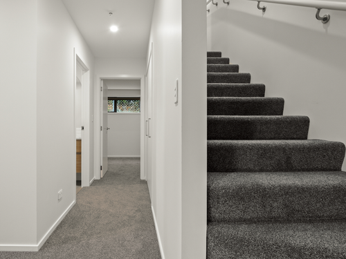 315 York Place Hallway/Stairway