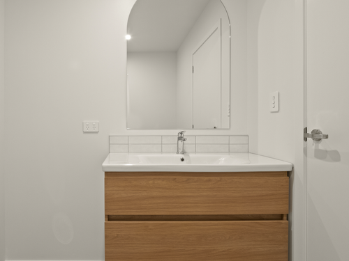 315 York Place Bathroom