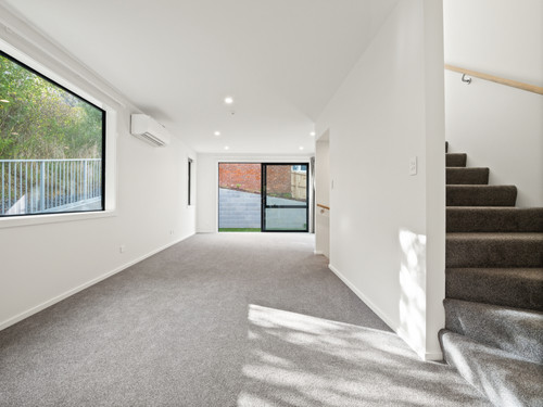 315 York Place Lounge