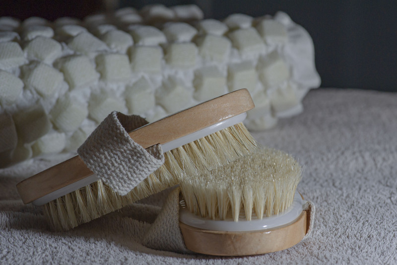 Mobiderm Mobilising Bandage used in MLD therapy and Bristle Brushes for dry brushing self treatment