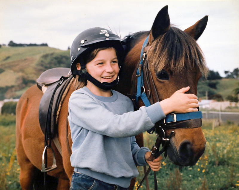 Zoe age 9 and friend Kyla's pony 'Peanuts' age 18+