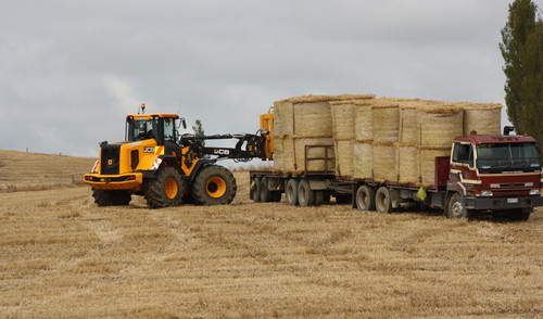 Feed supplies D Thompson contracting Invercargill
