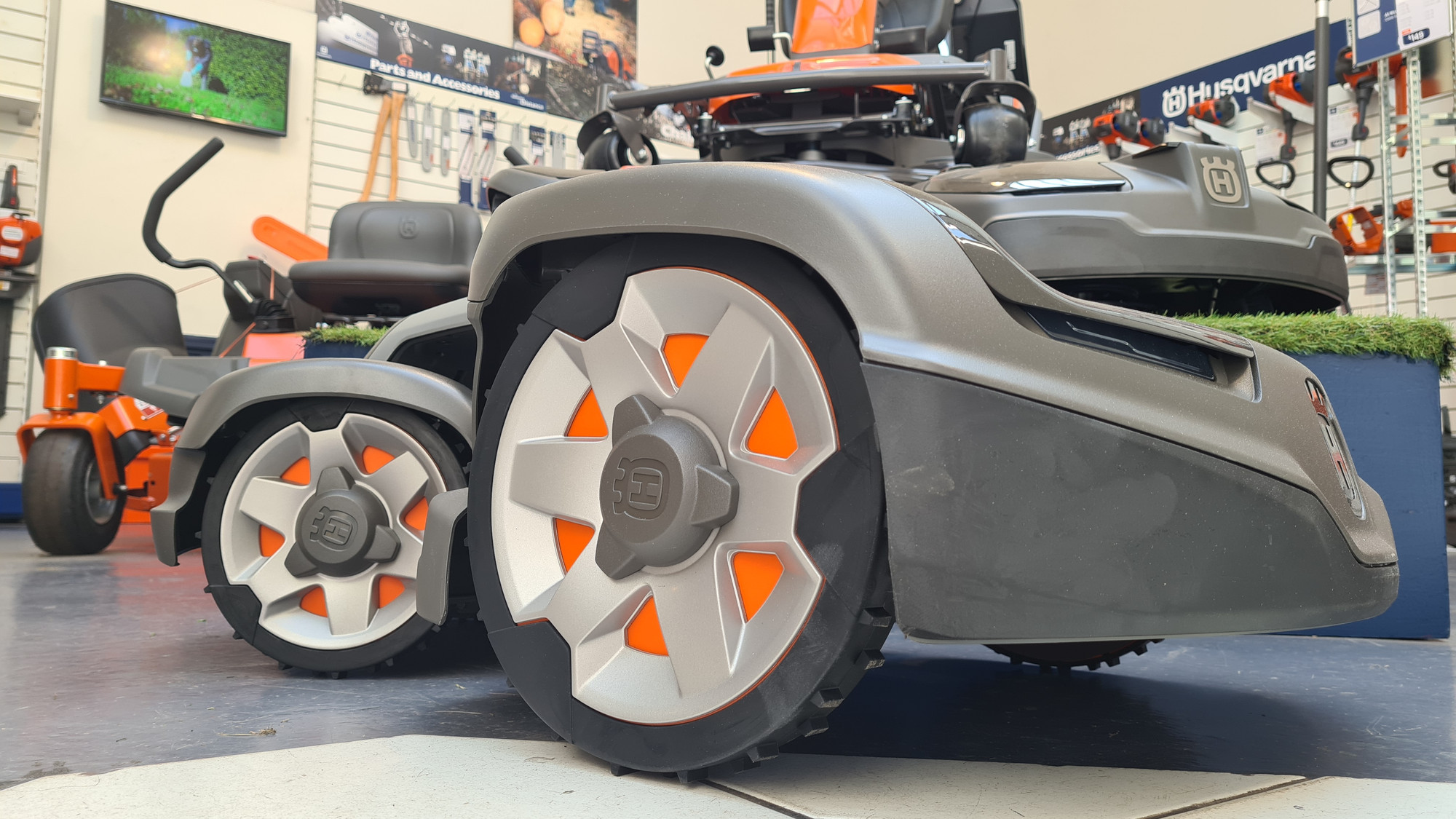 Mowers & Power Equipment