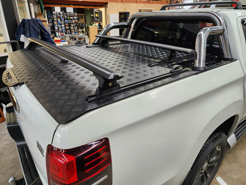 Rhino-rack Vortex Bars fitted to hard lid