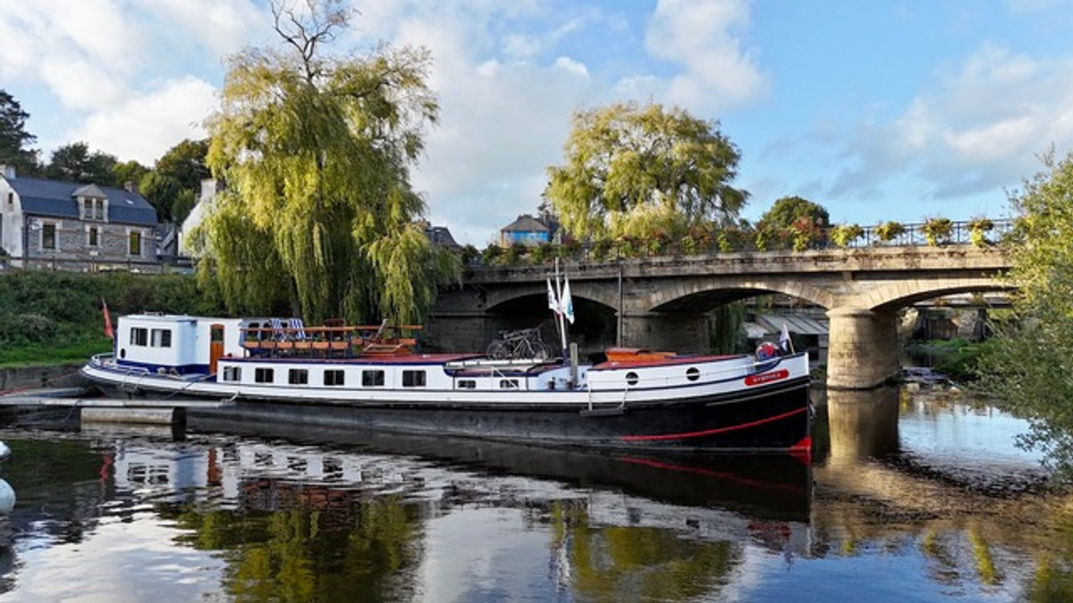 Nymphea at Redon mooring