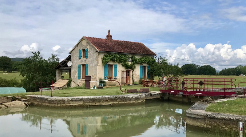 Lock 52Y - Our home in Burgundy