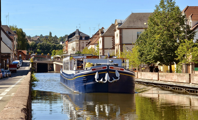 Panache, leaving Saverne lock, Alsace