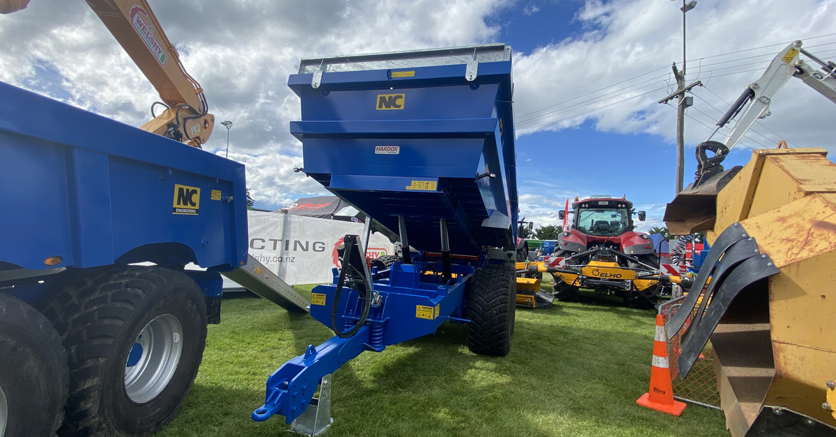 NC 320 & 616 Dump Trailers for Sale