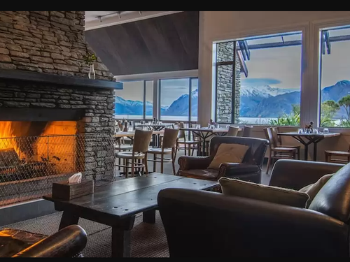 Lake Hawea Hotel gas fireplace