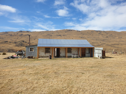 The historic cottage in the Nevis Valley