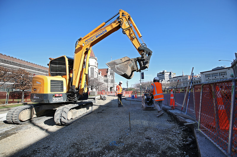 SouthRoads excavator at Dunedin Train Station
